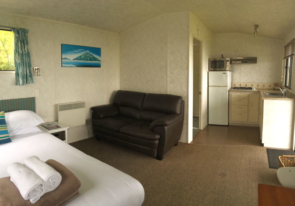 Oakura Beach Holiday Park Exteriör bild
