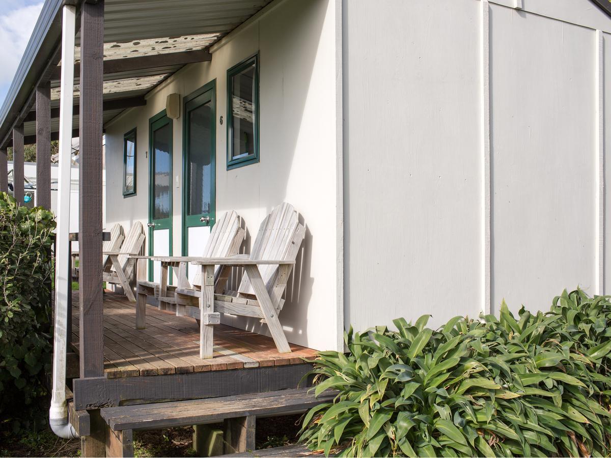 Oakura Beach Holiday Park Exteriör bild