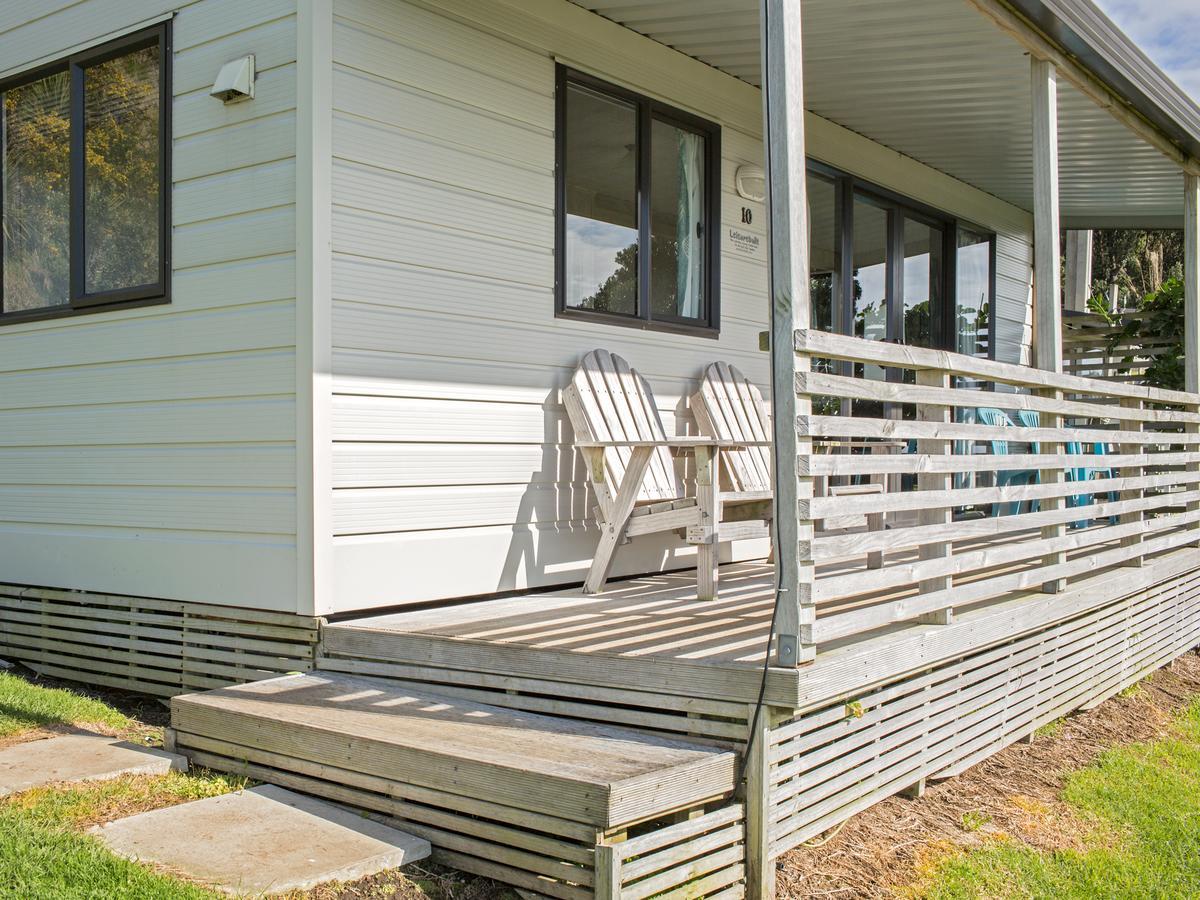 Oakura Beach Holiday Park Exteriör bild
