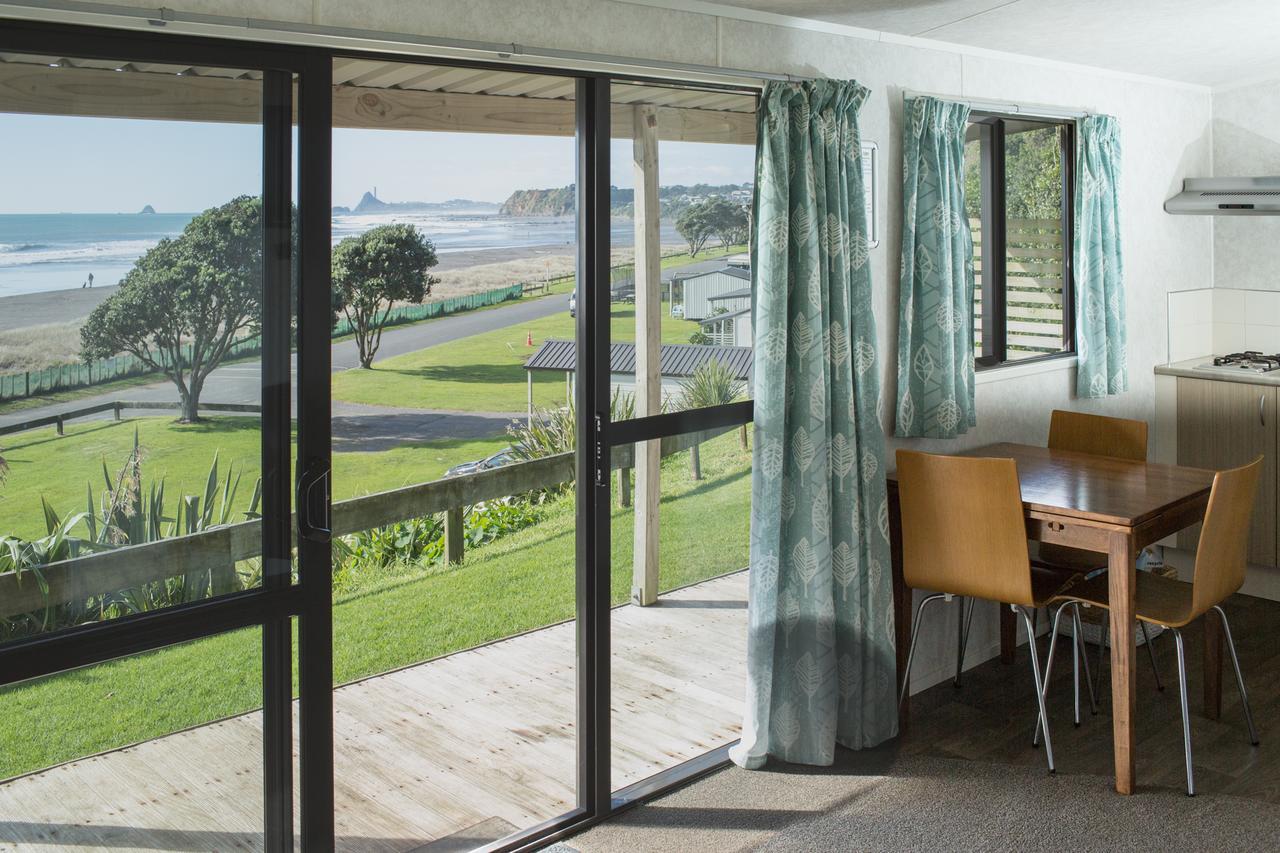 Oakura Beach Holiday Park Exteriör bild