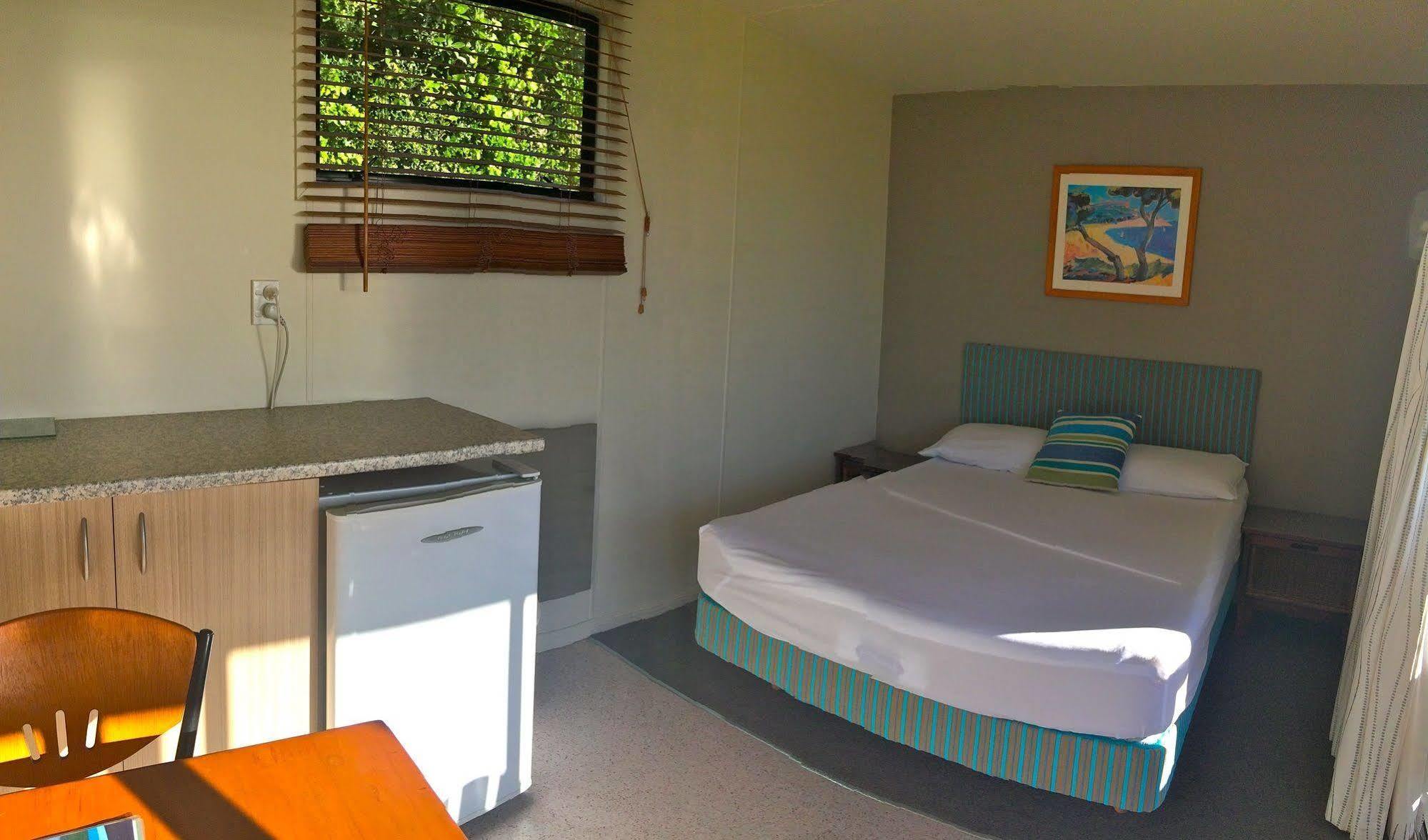 Oakura Beach Holiday Park Exteriör bild