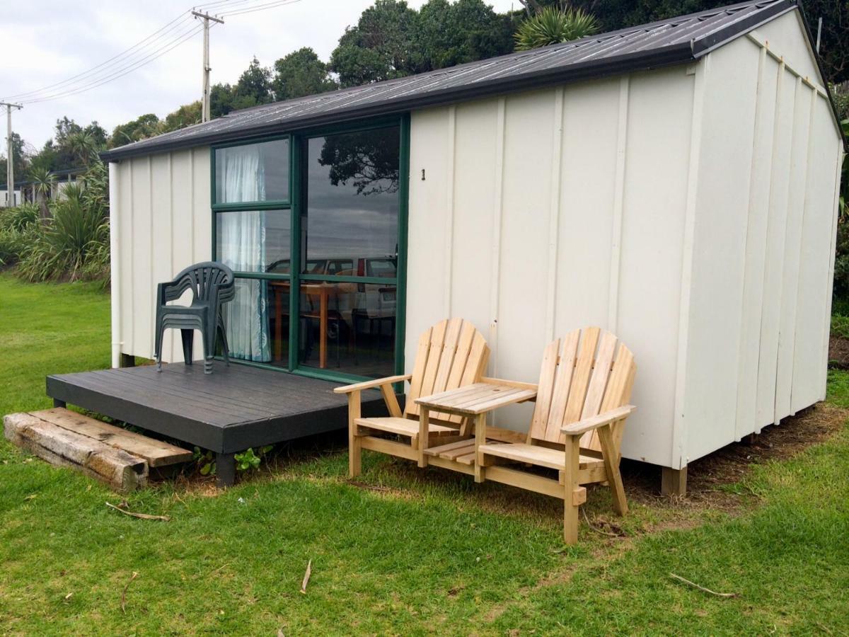 Oakura Beach Holiday Park Exteriör bild